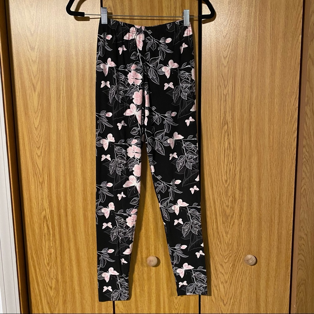 ⭐️ Unbranded Butterfly Pattern Leggings